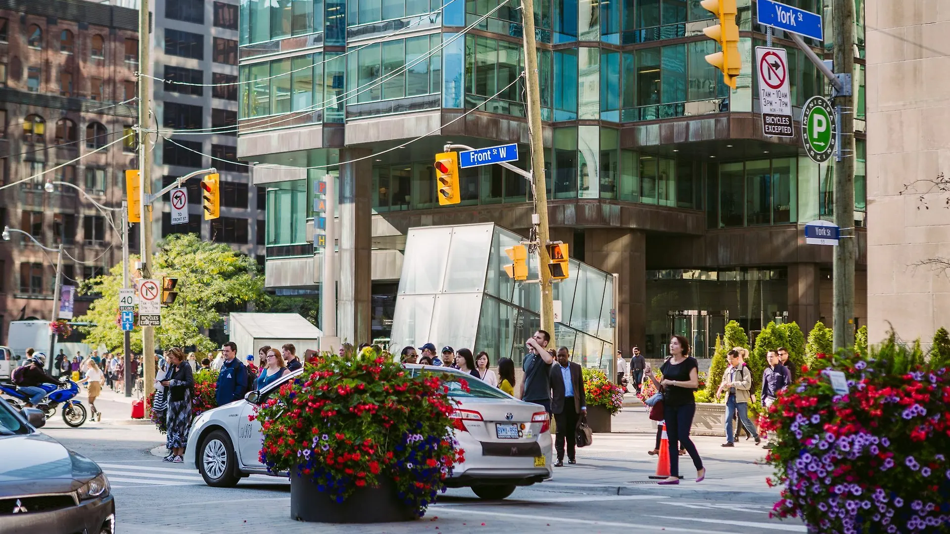 Quickstay - Luxury In Yorkville Toronto