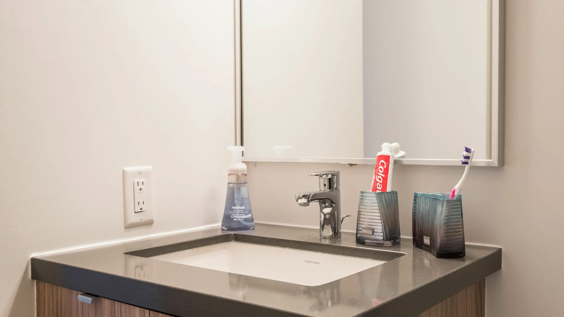Quickstay - Luxury In Yorkville Toronto Hotel